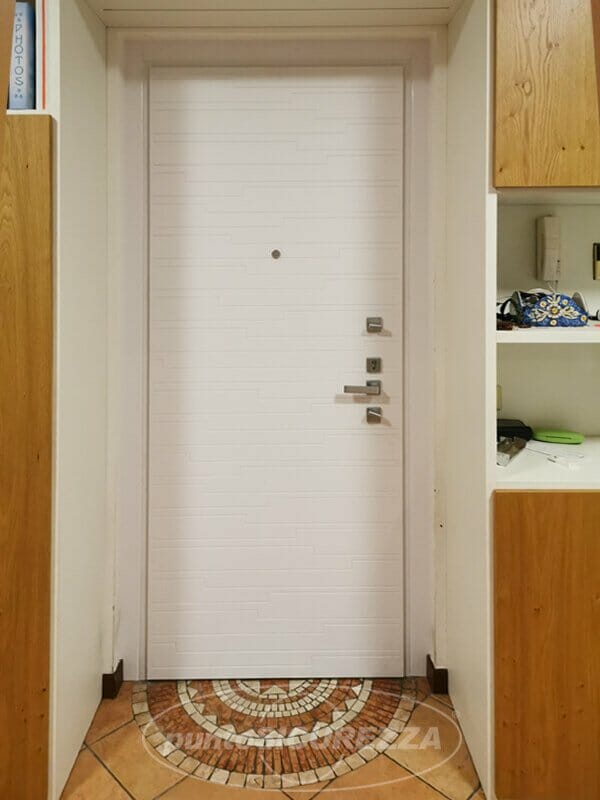 Installazione Porta blindata e Grate a Cantù Punto Sicurezza Casa Installazione Porta blindata e Grate a Cantù Punto Sicurezza Casa